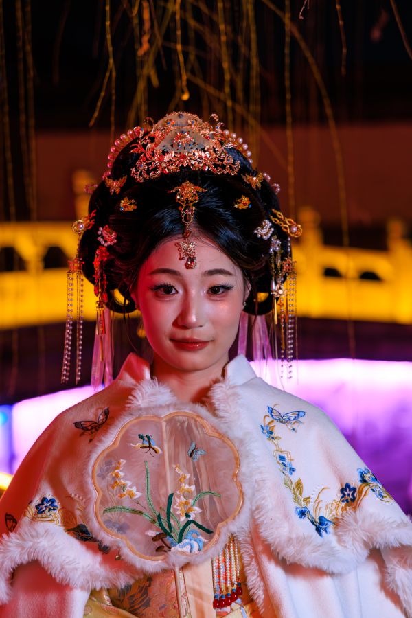 Kulturális editorial — díszes fejdísz portré &mdash; Great Tide fotó portfólió