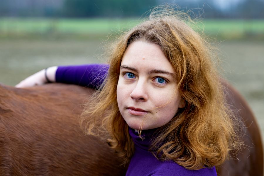 Equestrian portré — természet, ló mellett &mdash; Great Tide fotó portfólió