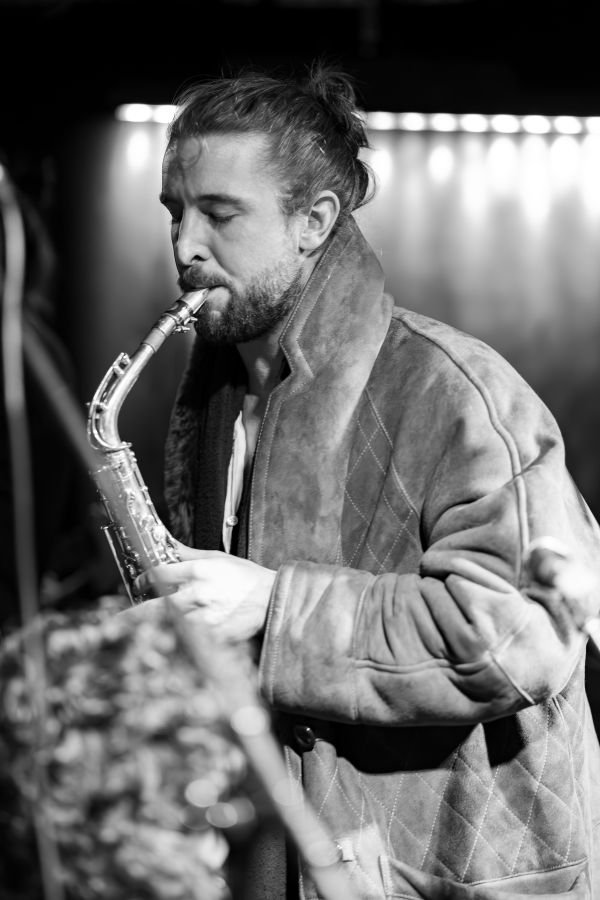 Koncert-fotó — szaxofon, fekete-fehér &mdash; Great Tide fotó portfólió